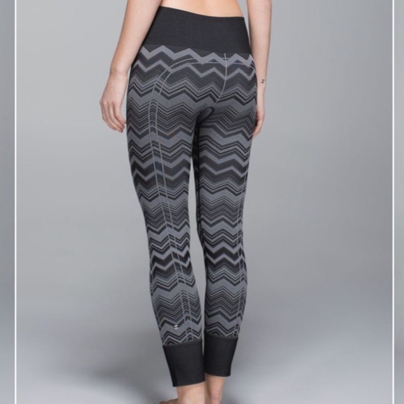 Lululemon Ebb To Street Chevron Seamless Leggings | Size 6 - Picture 2 of 8
